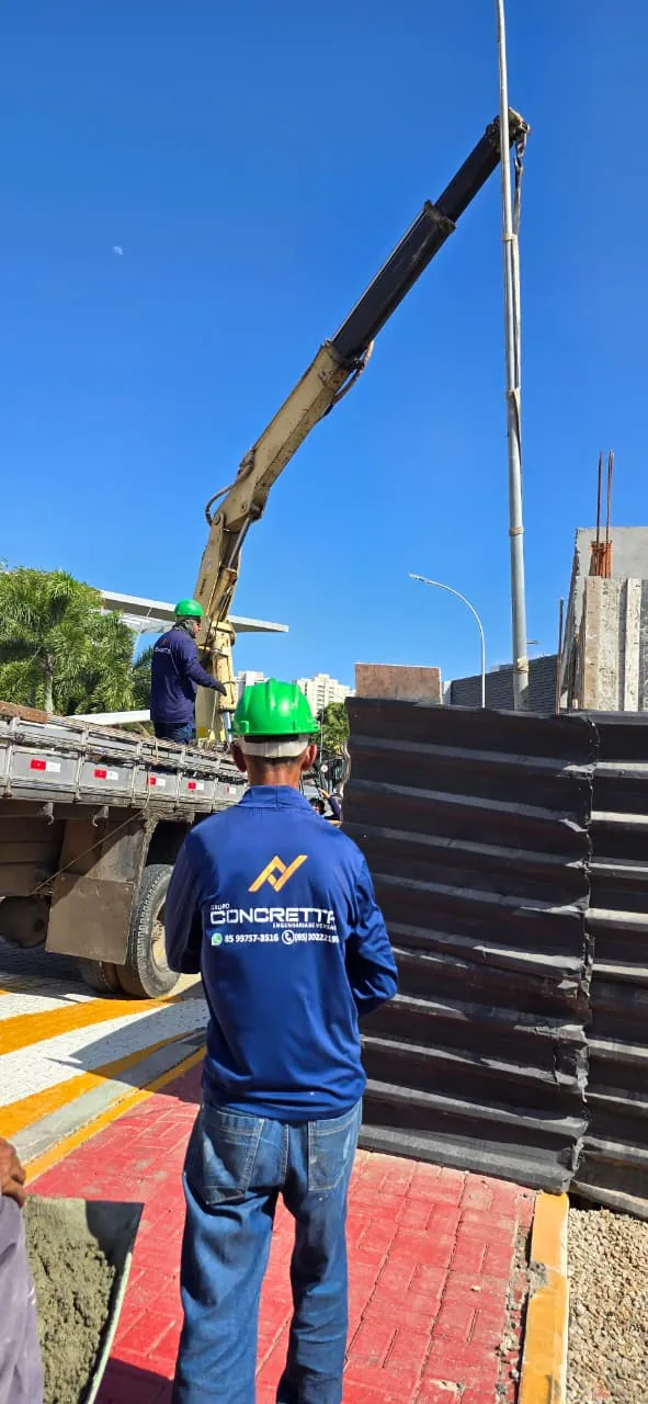Instalação de subestação com guindaste